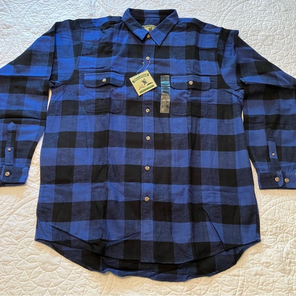 Field & Stream Men's Blue and Black Checkered Shirt - Picture 2 of 10